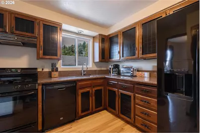 645 SE 4th St, Newport, OR 97365 - Photo 8