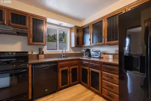 645 SE 4th St, Newport, OR 97365 - Photo 8