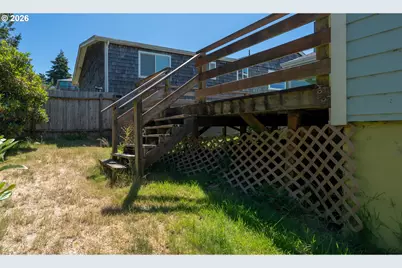 645 SE 4th St, Newport, OR 97365 - Photo 30