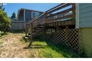 645 SE 4th St, Newport, OR 97365 - Photo 30