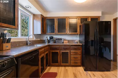 645 SE 4th St, Newport, OR 97365 - Photo 8