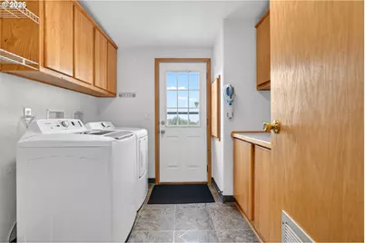 638 NE 55th St, Newport, OR 97365 - Photo 26