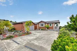 638 NE 55th St, Newport, OR 97365 - Photo 2
