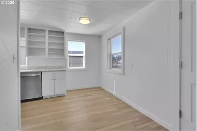 455 S 38th St, Springfield, OR 97478 - Photo 16