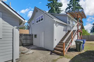 455 S 38th St, Springfield, OR 97478 - Photo 8