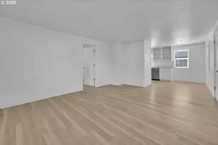 455 S 38th St, Springfield, OR 97478 - Photo 14