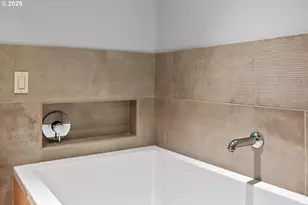 2323 SW Park Pl, Portland, OR 97205 - Photo 30