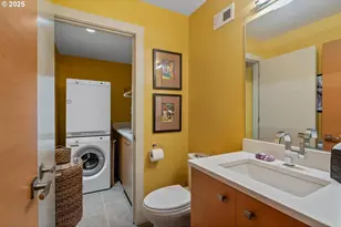 2323 SW Park Pl, Portland, OR 97205 - Photo 38