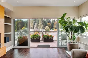 2323 SW Park Pl, Portland, OR 97205 - Photo 22