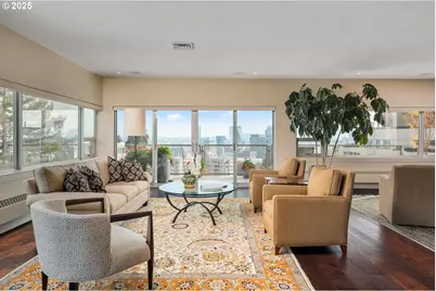 2323 SW Park Pl #1006, Portland, OR 97205 - Photo 12