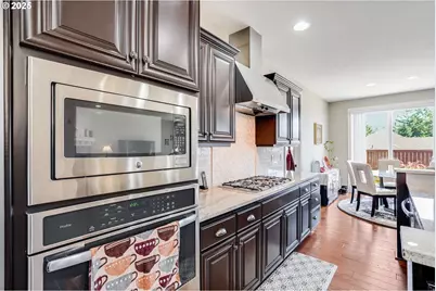 10703 NW Glenmore Way, Portland, OR 97229 - Photo 8