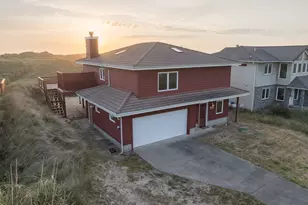 910 NW Oceania Dr, Waldport, OR 97394 - Photo 40