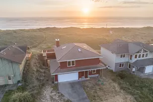 910 NW Oceania Dr, Waldport, OR 97394 - Photo 34