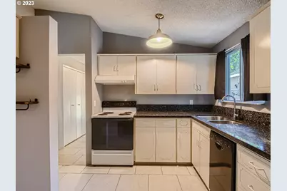 6402 SE 57th Ave, Portland, OR 97206 - Photo 12