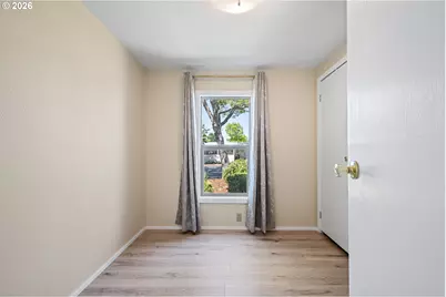 1400 Candlelight Dr #180, Eugene, OR 97402 - Photo 10