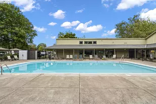 1400 Candlelight Dr, Eugene, OR 97402 - Photo 22