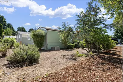 1400 Candlelight Dr #180, Eugene, OR 97402 - Photo 18
