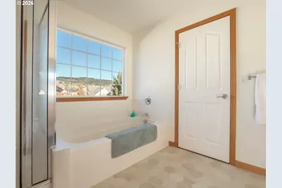 3100 Ivy Dr, Newberg, OR 97132 - Photo 32