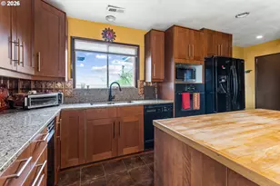 24 NE Mt Hebron Dr, Pendleton, OR 97801 - Photo 8