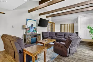 14530 NE Knott Ct, Portland, OR 97230 - Photo 4