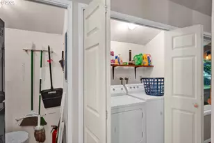 7025 Glacier Dr, Springfield, OR 97478 - Photo 14