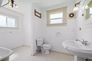 322 W C St, Rainier, OR 97048 - Photo 26