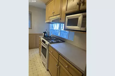 6855 SW Winter Ct, Beaverton, OR 97008 - Photo 8