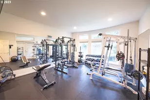 3338 Lakeside Dr, Eugene, OR 97401 - Photo 44