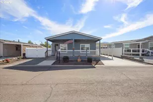4601 S Pacific Hwy 56, Phoenix, OR 97535 - Photo 2