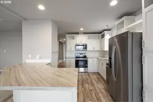 4601 S Pacific Hwy 56, Phoenix, OR 97535 - Photo 16