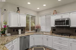 12052 SW Whistler's Loop, Tigard, OR 97223 - Photo 14