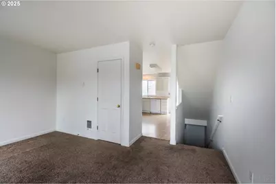 744 Oregon St, Saint Helens, OR 97051 - Photo 2