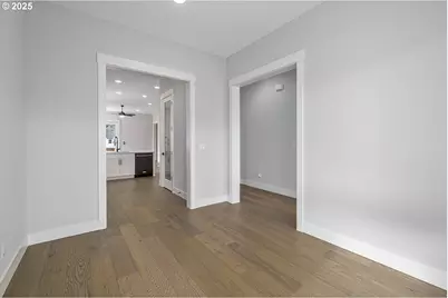 15205 SE Towers Ter, Milwaukie, OR 97267 - Photo 6