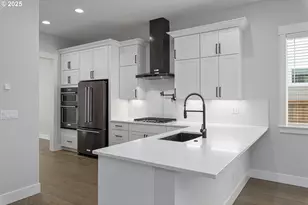 15205 S E Towers Ter, Milwaukie, OR 97267 - Photo 8