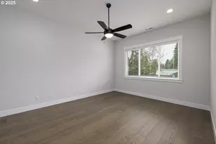 15205 S E Towers Ter, Milwaukie, OR 97267 - Photo 14