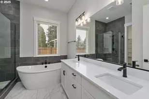 15205 S E Towers Ter, Milwaukie, OR 97267 - Photo 16