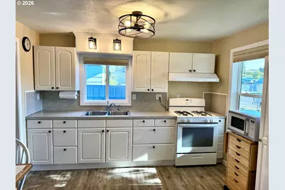 2030 Plum St, Baker City, OR 97814 - Photo 6