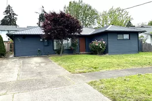 101 SW Peach Ln, Winston, OR 97496 - Photo 2