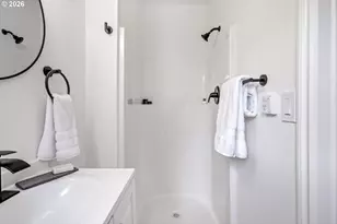 2372 SE 141st Ave, Portland, OR 97233 - Photo 24