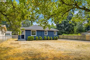 2372 SE 141st Ave, Portland, OR 97233 - Photo 2