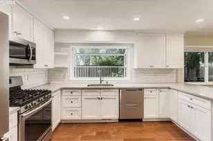 32400 SW Estates Ct S, Wilsonville, OR 97070 - Photo 10