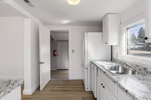 330 NE 1st St, Oakland, OR 97462 - Photo 6