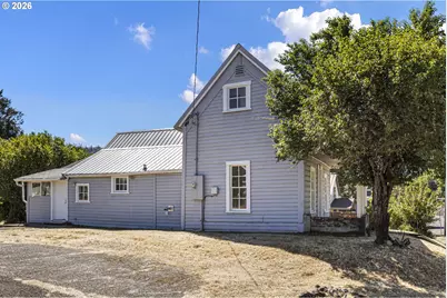 330 NE 1st St, Oakland, OR 97462 - Photo 34