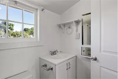 330 NE 1st St, Oakland, OR 97462 - Photo 12