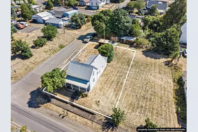 330 NE 1st St, Oakland, OR 97462 - Photo 42