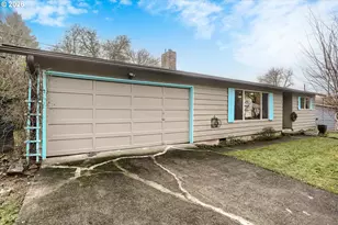 9010 SW Meadow Ln, Portland, OR 97225 - Photo 2