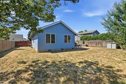 1367 Constitution Ave, Woodburn, OR 97071 - Photo 24