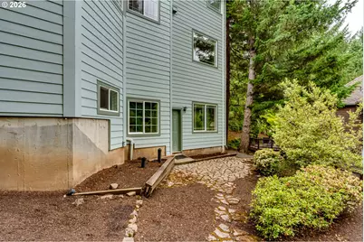 3926 Shasta View St, Eugene, OR 97405 - Photo 44