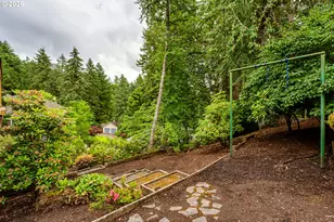3926 Shasta View St, Eugene, OR 97405 - Photo 46