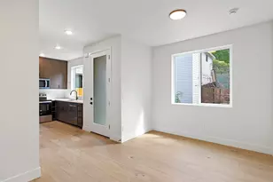 3215 SE 28th Ave, Portland, OR 97202 - Photo 2
